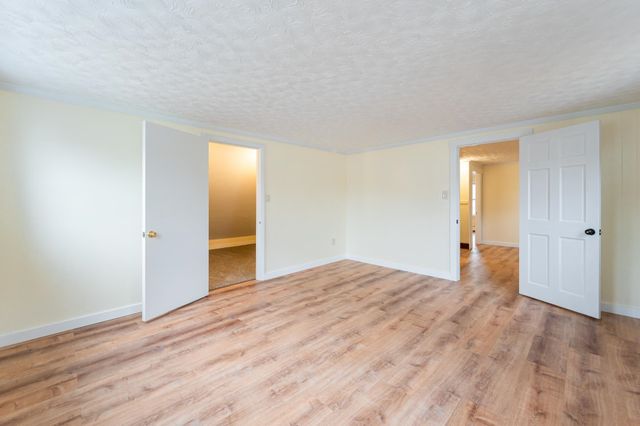 8 Laurel Street, Derry, NH 03038