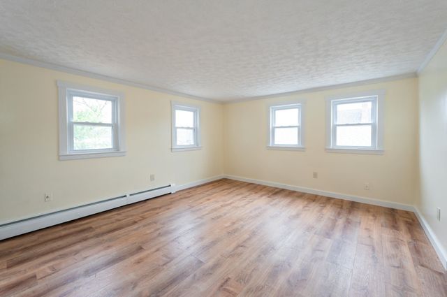 8 Laurel Street, Derry, NH 03038