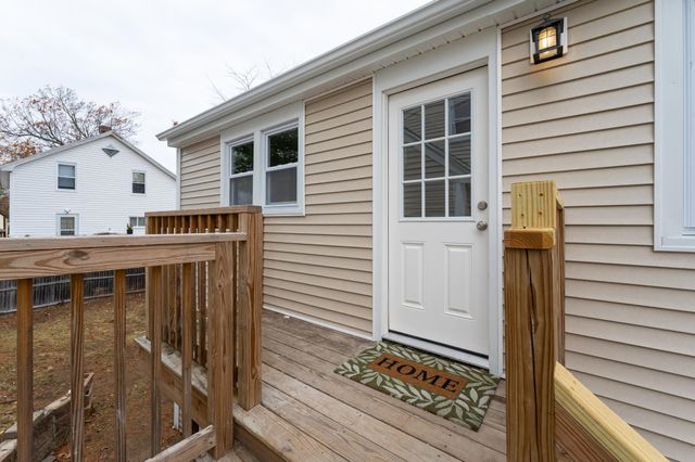 8 Laurel Street, Derry, NH 03038