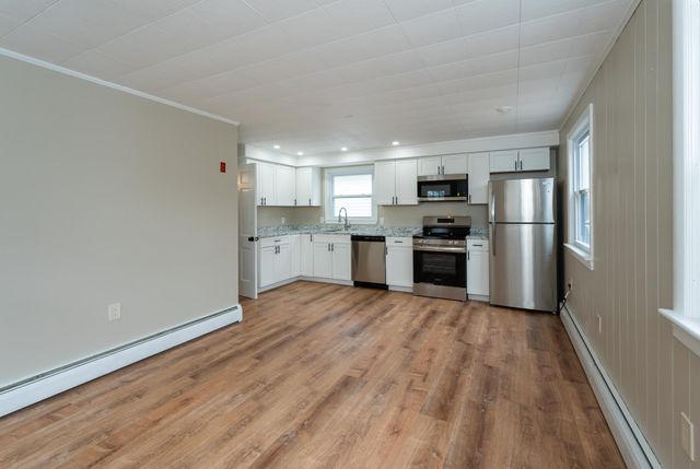 8 Laurel Street, Derry, NH 03038