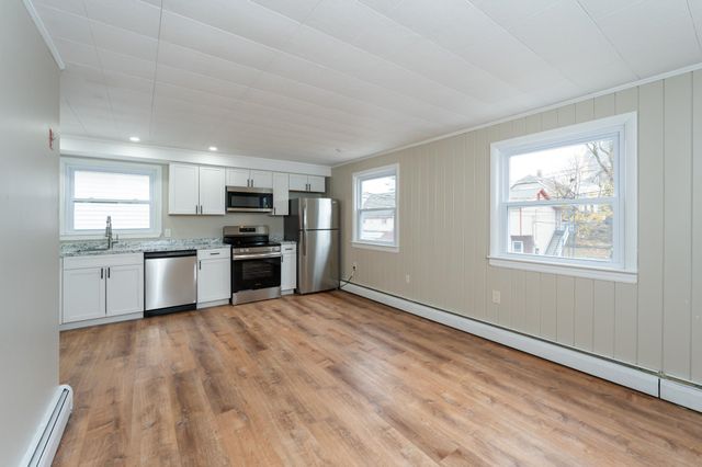 8 Laurel Street, Derry, NH 03038