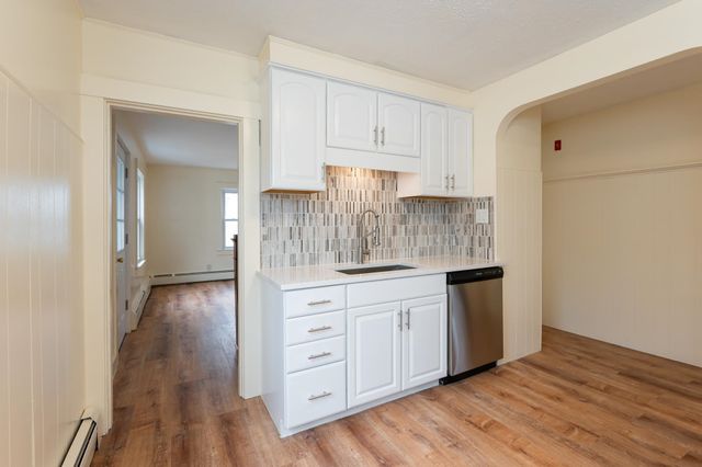 8 Laurel Street, Derry, NH 03038