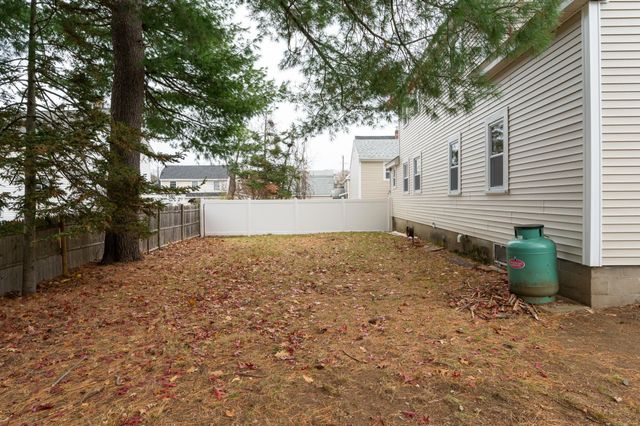 8 Laurel Street, Derry, NH 03038