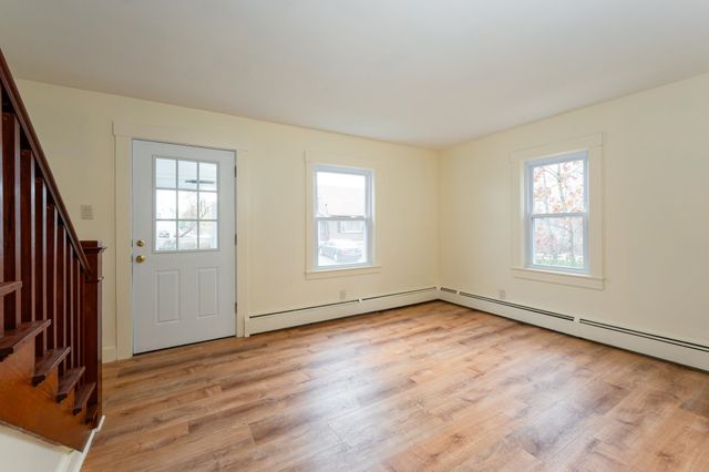 8 Laurel Street, Derry, NH 03038