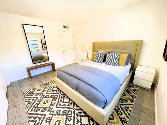 5300 E Waverly Drive K14, Palm Springs, CA 92264
