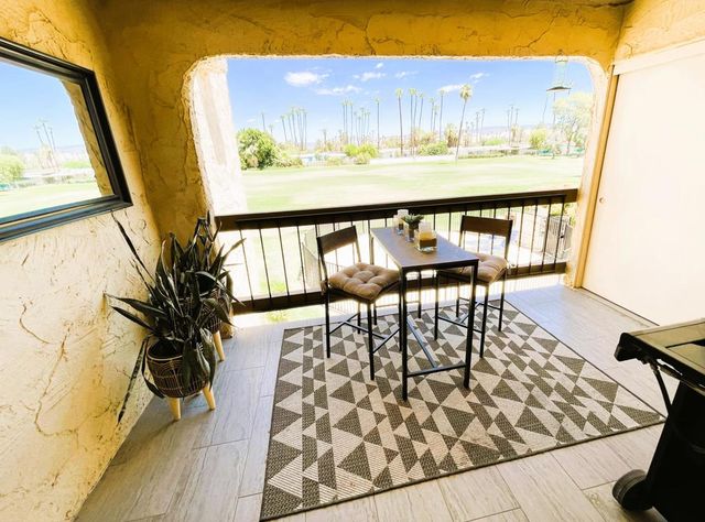 5300 E Waverly Drive K14, Palm Springs, CA 92264
