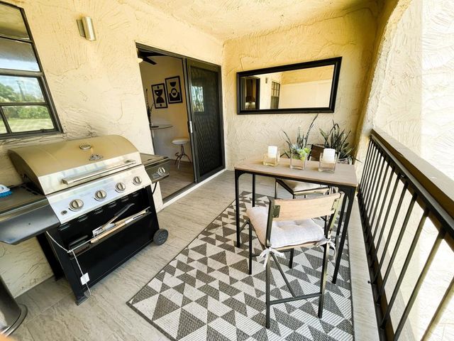 5300 E Waverly Drive K14, Palm Springs, CA 92264