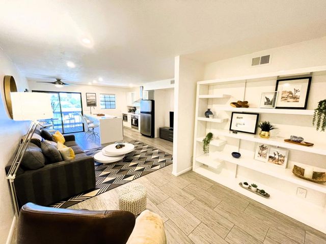 5300 E Waverly Drive K14, Palm Springs, CA 92264