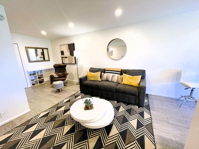 5300 E Waverly Drive K14, Palm Springs, CA 92264