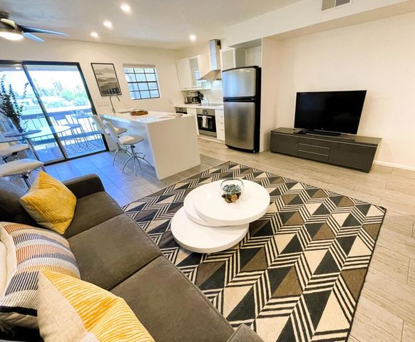 5300 E Waverly Drive K14, Palm Springs, CA 92264