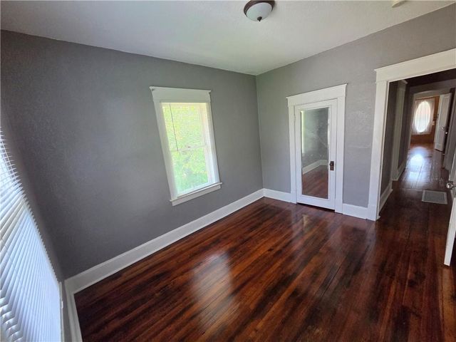628 S Ash Avenue, Independence, MO 64053