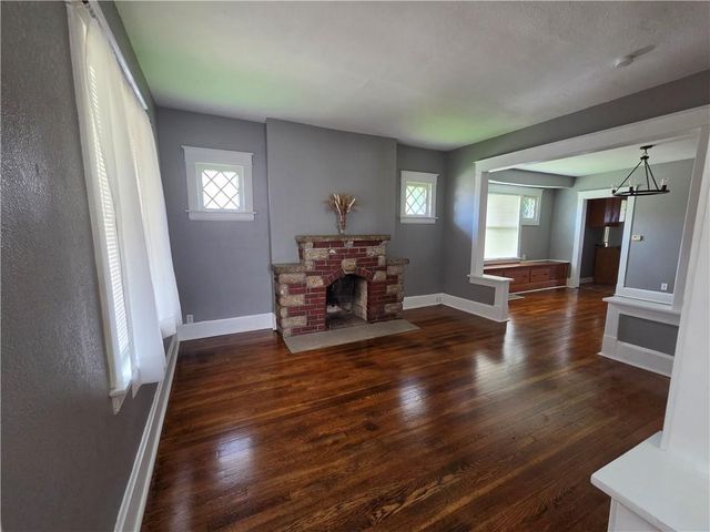 628 S Ash Avenue, Independence, MO 64053