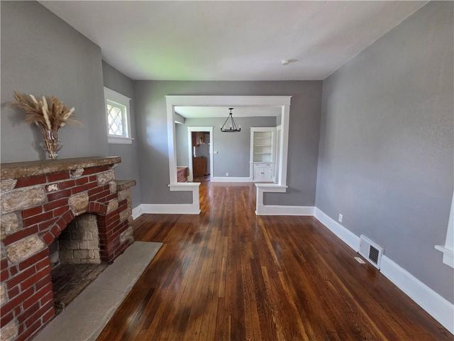 628 S Ash Avenue, Independence, MO 64053