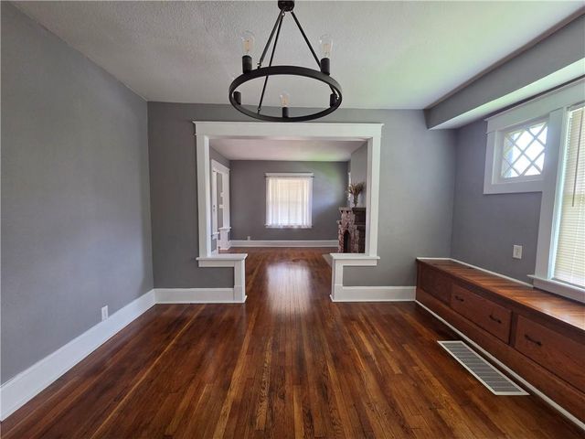628 S Ash Avenue, Independence, MO 64053