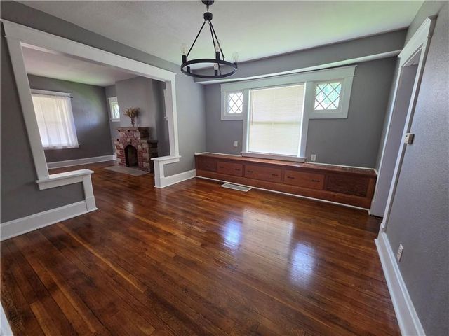628 S Ash Avenue, Independence, MO 64053