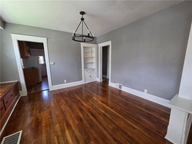 628 S Ash Avenue, Independence, MO 64053