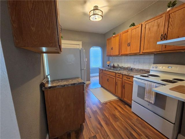 628 S Ash Avenue, Independence, MO 64053