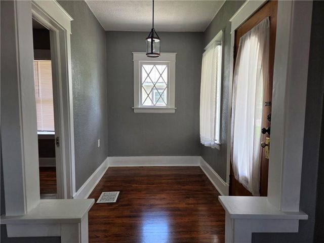 628 S Ash Avenue, Independence, MO 64053