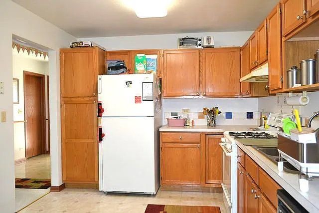 1246 Shawford Way, Elgin, IL 60120