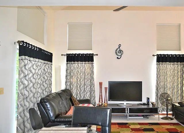 1246 Shawford Way, Elgin, IL 60120