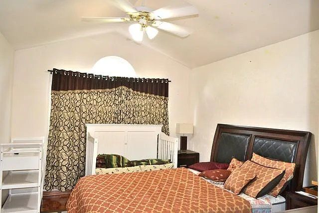 1246 Shawford Way, Elgin, IL 60120