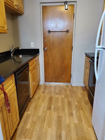 47 Will Dr 107, Canton, MA 02021