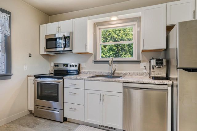 1406 S RIDGE ROAD, Green Bay, WI 54304
