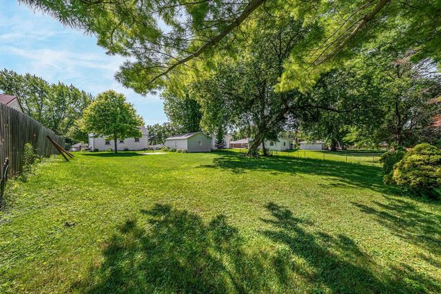 1406 S RIDGE ROAD, Green Bay, WI 54304
