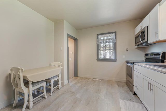 1406 S RIDGE ROAD, Green Bay, WI 54304