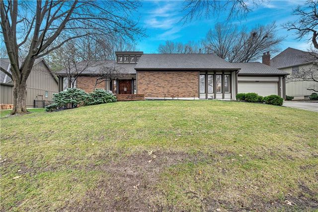 10169 Mackey Street, Overland Park, KS 66212