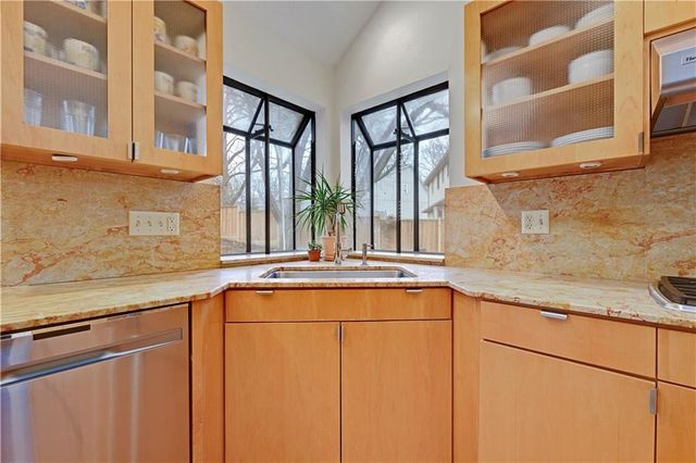 10169 Mackey Street, Overland Park, KS 66212