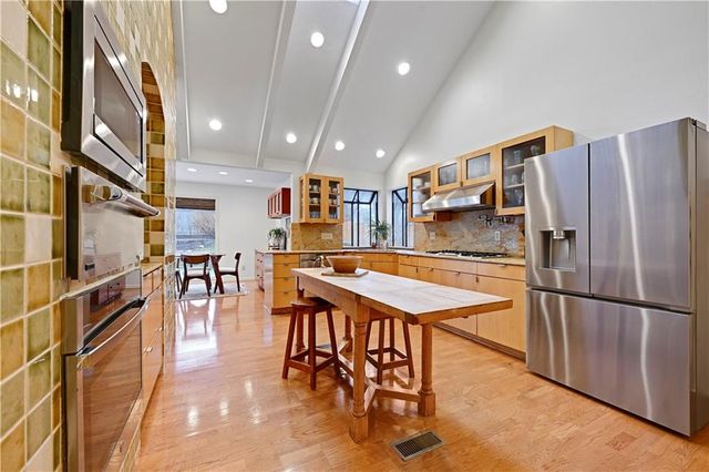 10169 Mackey Street, Overland Park, KS 66212