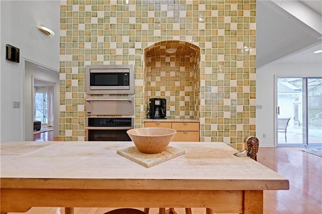 10169 Mackey Street, Overland Park, KS 66212