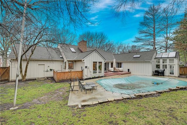 10169 Mackey Street, Overland Park, KS 66212