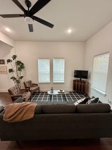 606 E Woodard Street, Denison, TX 75021