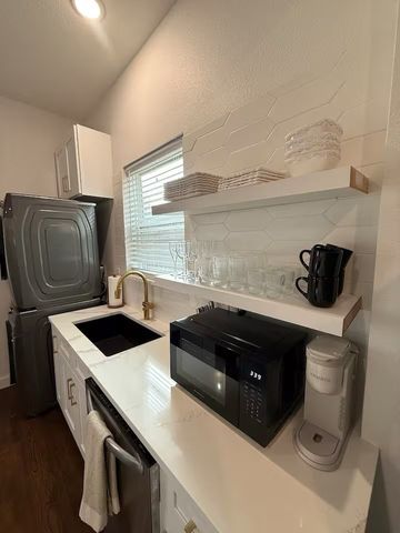 606 E Woodard Street, Denison, TX 75021