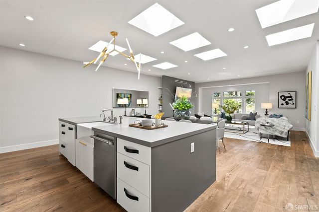 1571 37th Avenue, San Francisco, CA 94122