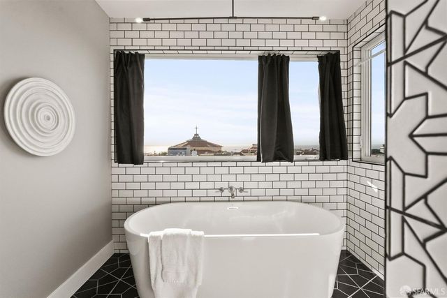 1571 37th Avenue, San Francisco, CA 94122