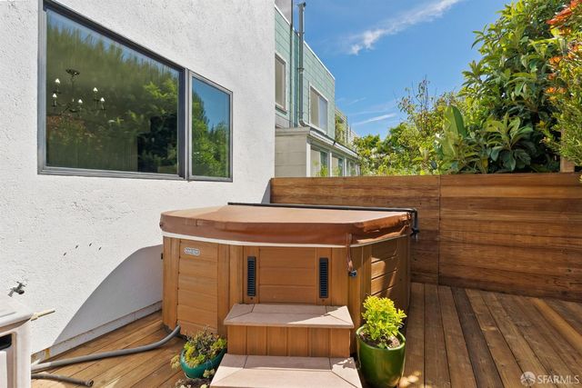 1571 37th Avenue, San Francisco, CA 94122