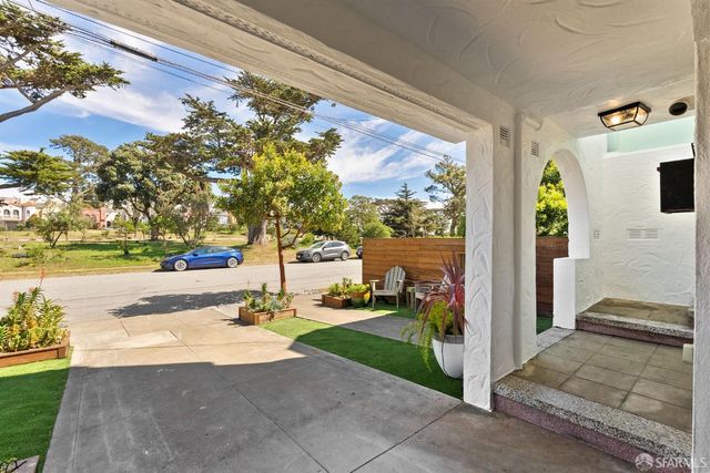 1571 37th Avenue, San Francisco, CA 94122