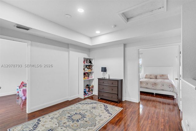 10588 NW 56th Dr, Coral Springs, FL 33076
