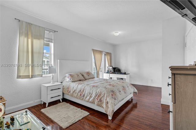 10588 NW 56th Dr, Coral Springs, FL 33076
