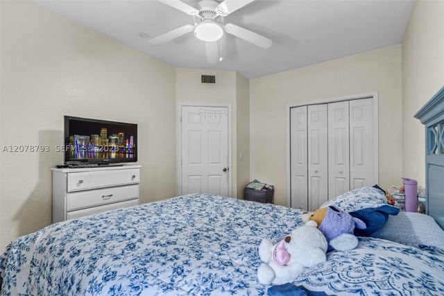 10588 NW 56th Dr, Coral Springs, FL 33076