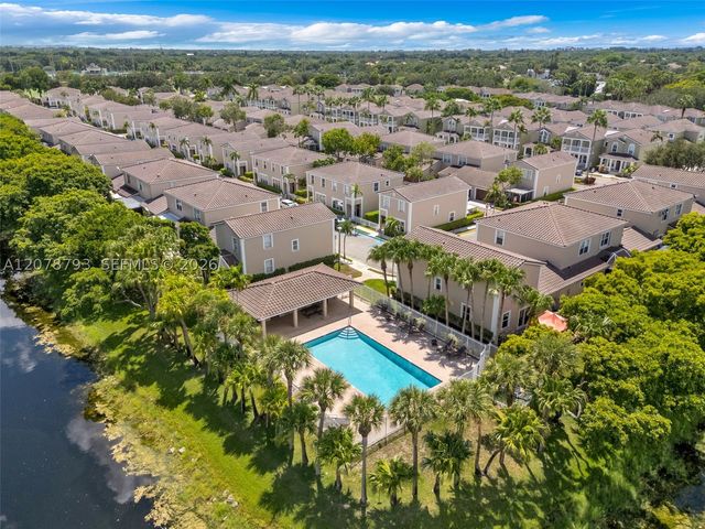 10588 NW 56th Dr, Coral Springs, FL 33076