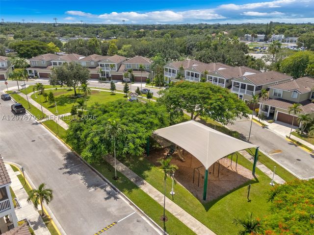 10588 NW 56th Dr, Coral Springs, FL 33076