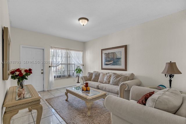 10588 NW 56th Dr, Coral Springs, FL 33076