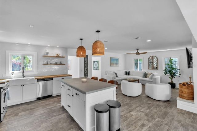 155 CRESCENT DRIVE, Anna Maria, FL 34216