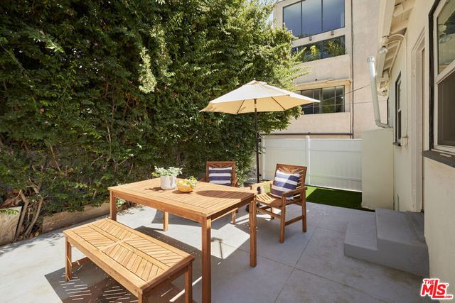 938 N Wetherly Drive, West Hollywood, CA 90069