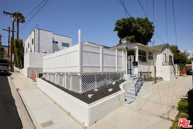 938 N Wetherly Drive, West Hollywood, CA 90069