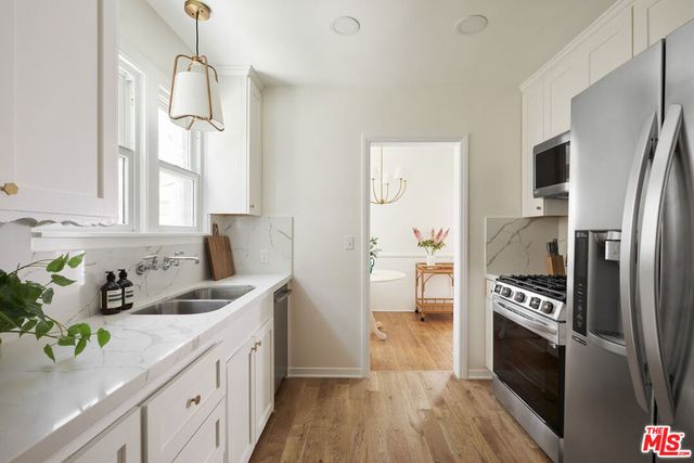 938 N Wetherly Drive, West Hollywood, CA 90069
